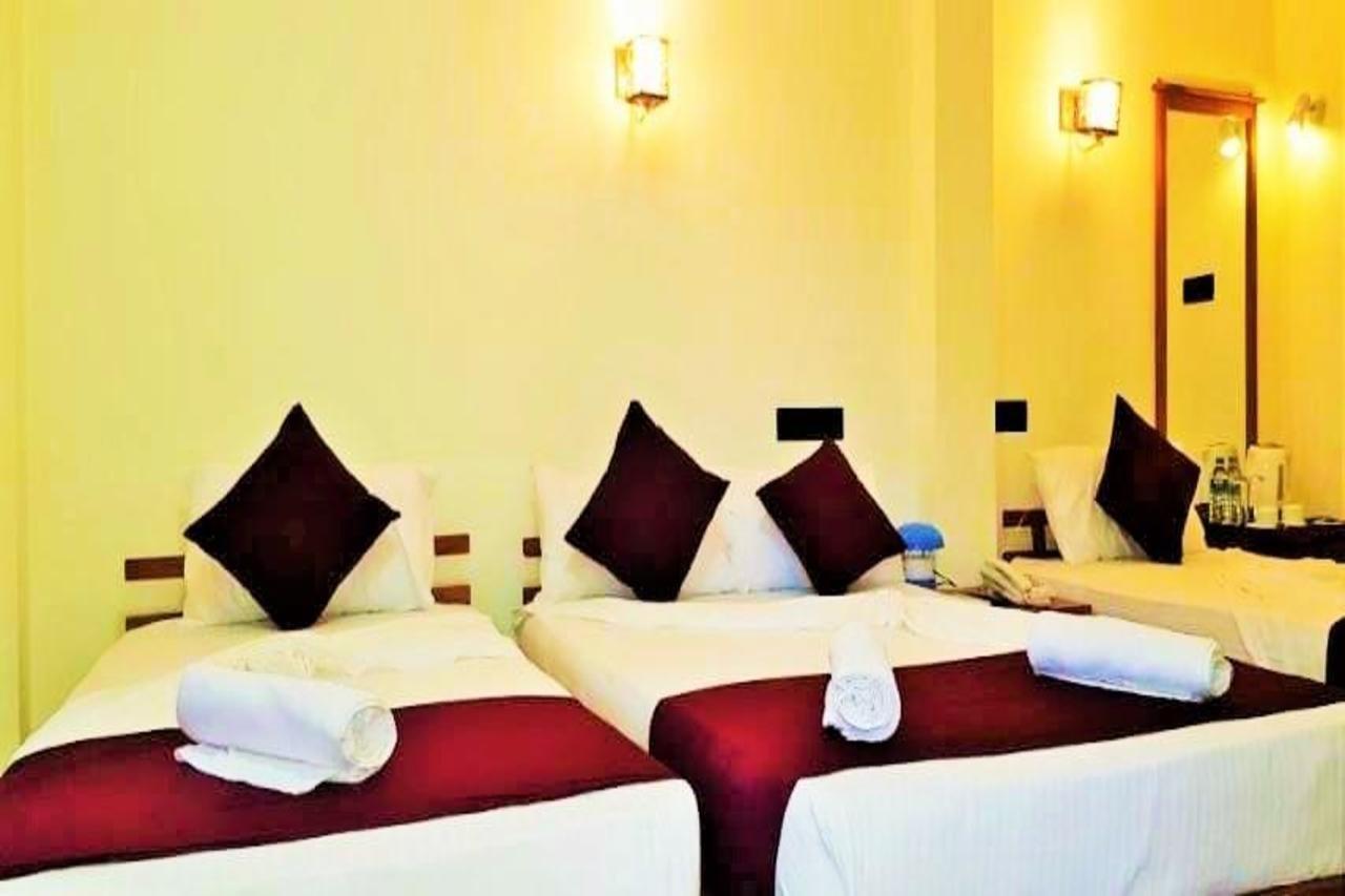 Luxury Everest Hotel 亭可马里 外观 照片