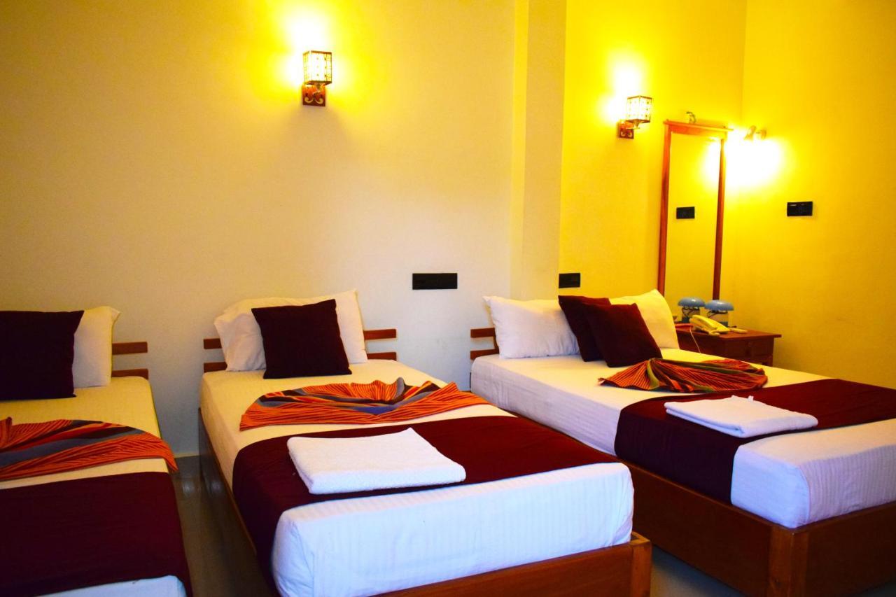 Luxury Everest Hotel 亭可马里 外观 照片