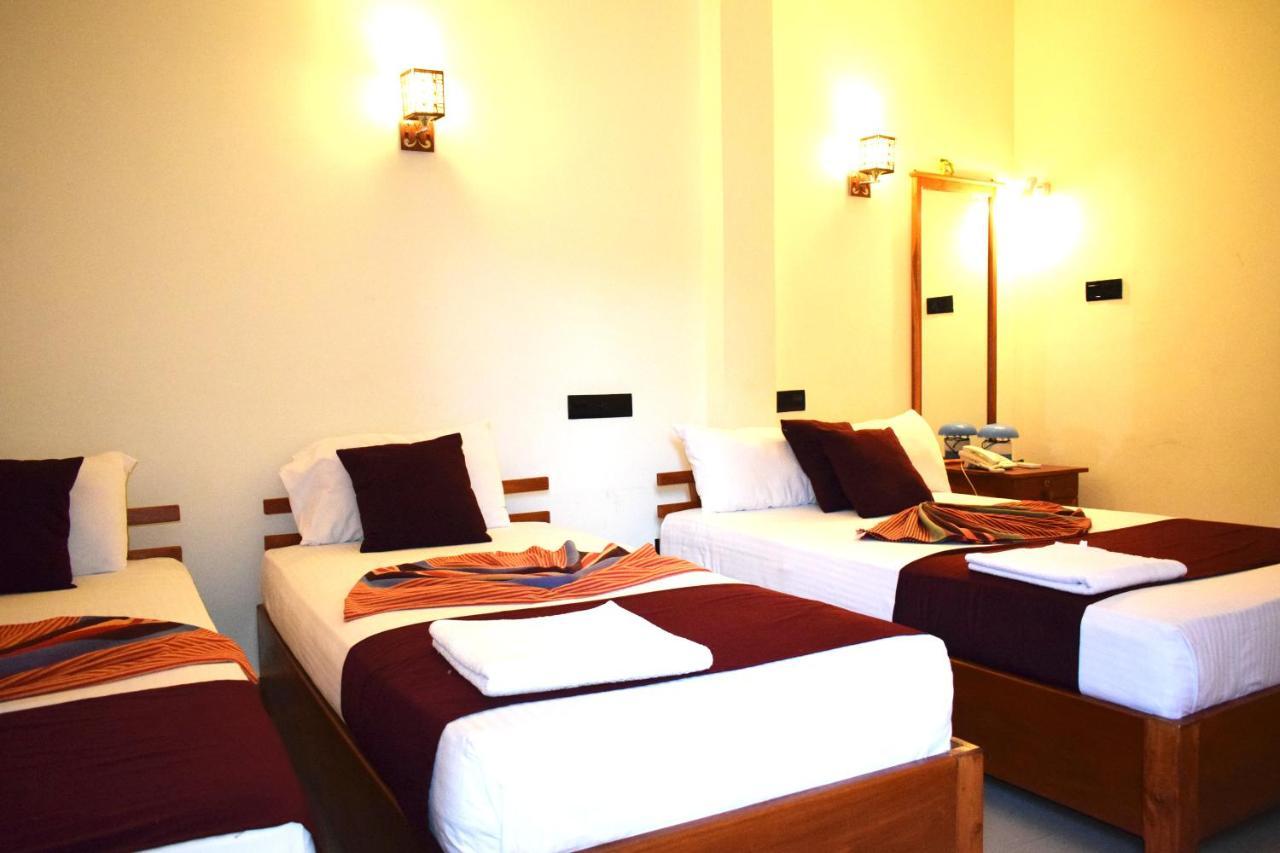 Luxury Everest Hotel 亭可马里 外观 照片