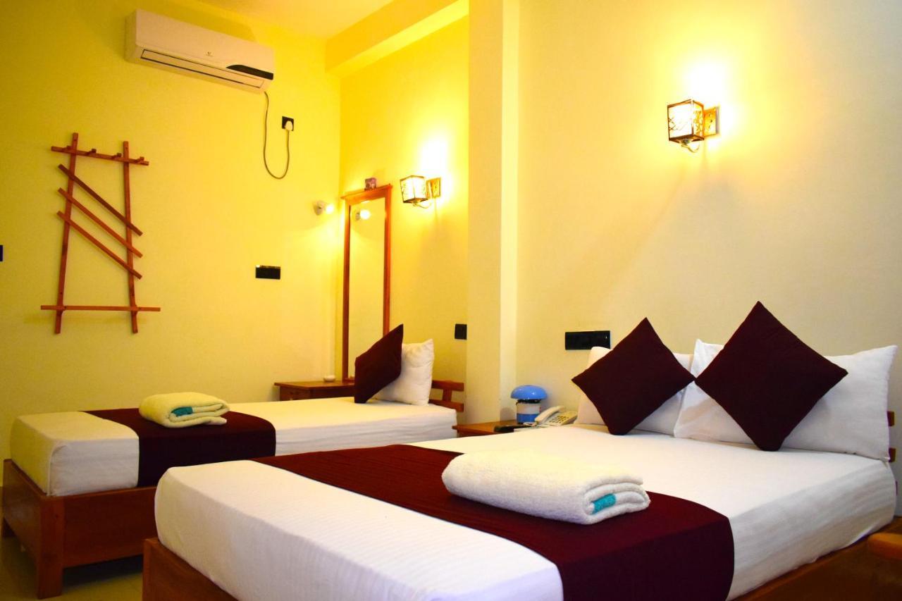 Luxury Everest Hotel 亭可马里 外观 照片
