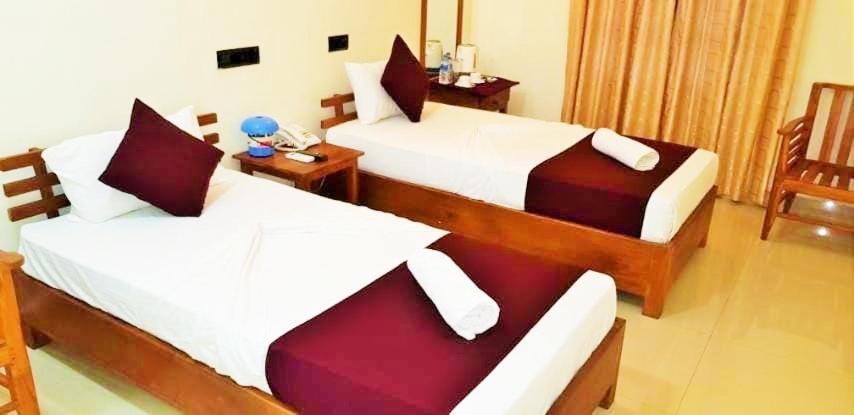 Luxury Everest Hotel 亭可马里 外观 照片