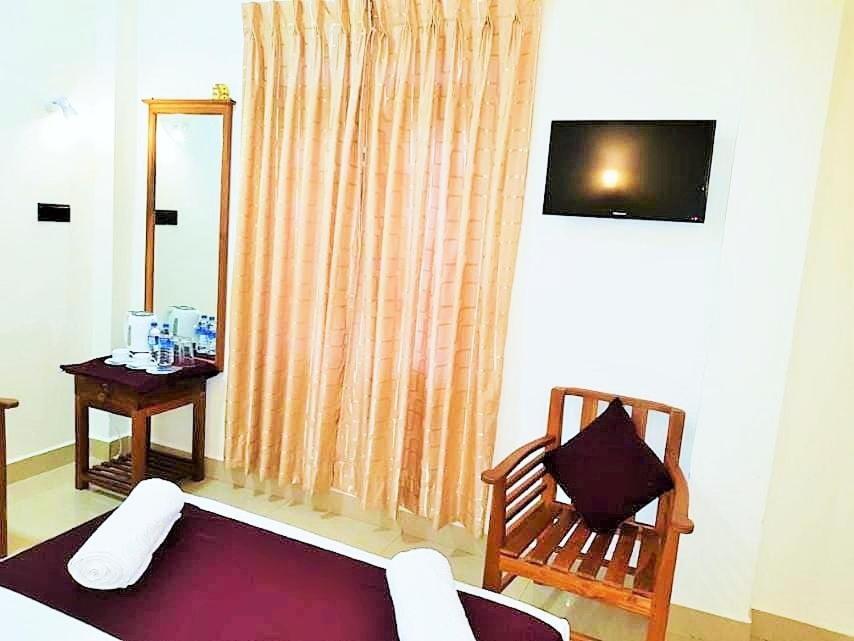 Luxury Everest Hotel 亭可马里 外观 照片